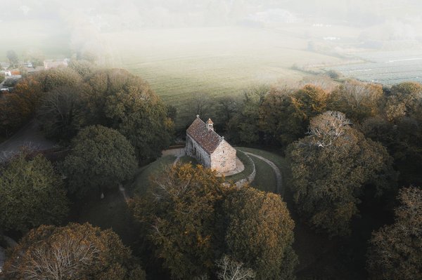 les conseils pour maintenir une eau limpide et cristalline dans sa piscine