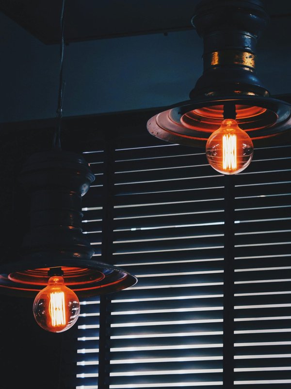 Découvrez le plafonnier narbonne : élégance et fonctionnalité!